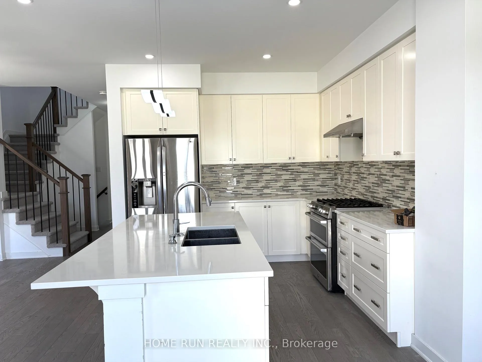 Photo 2 of 360 Melodie Street, Ottawa, Mer Bleue/Bradley Estates/Anderson Park — HOMEH