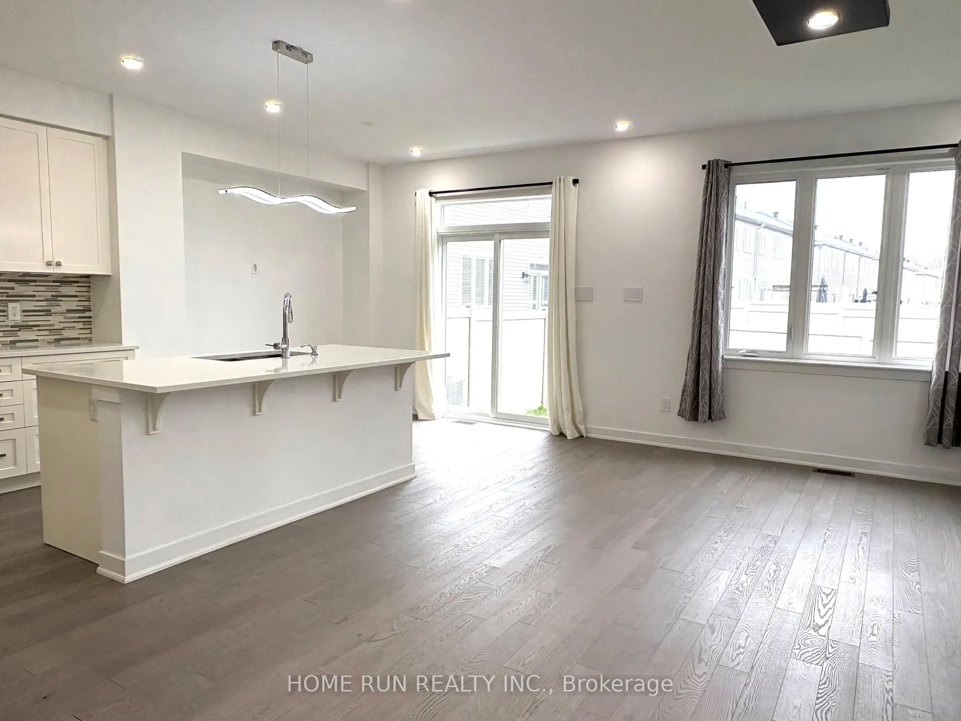 Photo 5 of 360 Melodie Street, Ottawa, Mer Bleue/Bradley Estates/Anderson Park — HOMEH