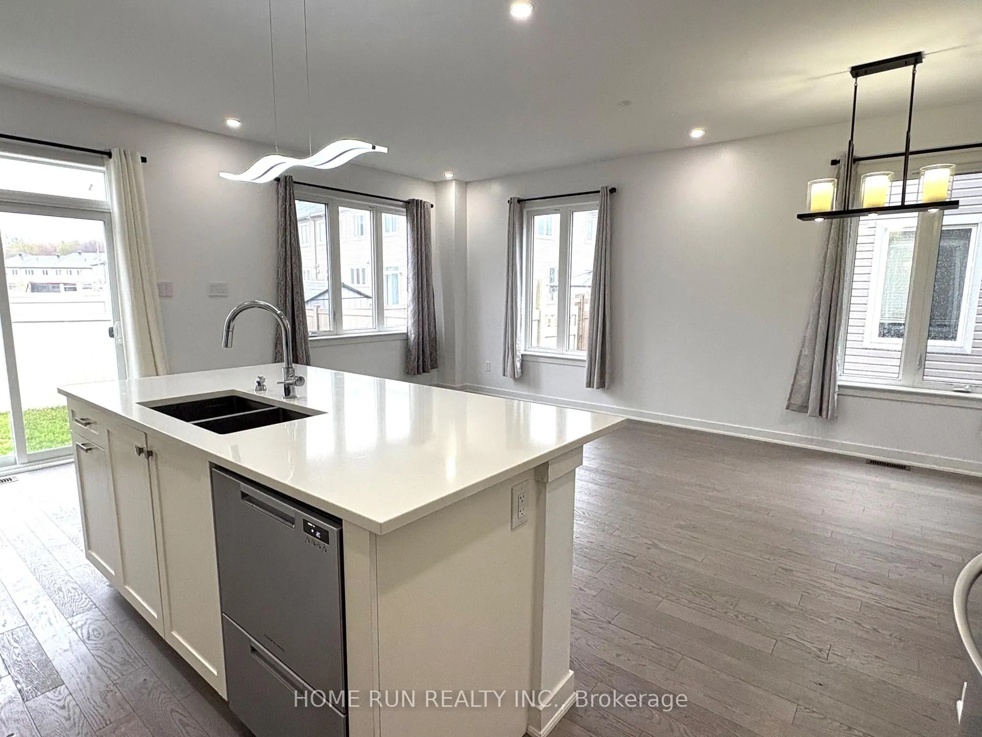 Photo 6 of 360 Melodie Street, Ottawa, Mer Bleue/Bradley Estates/Anderson Park — HOMEH