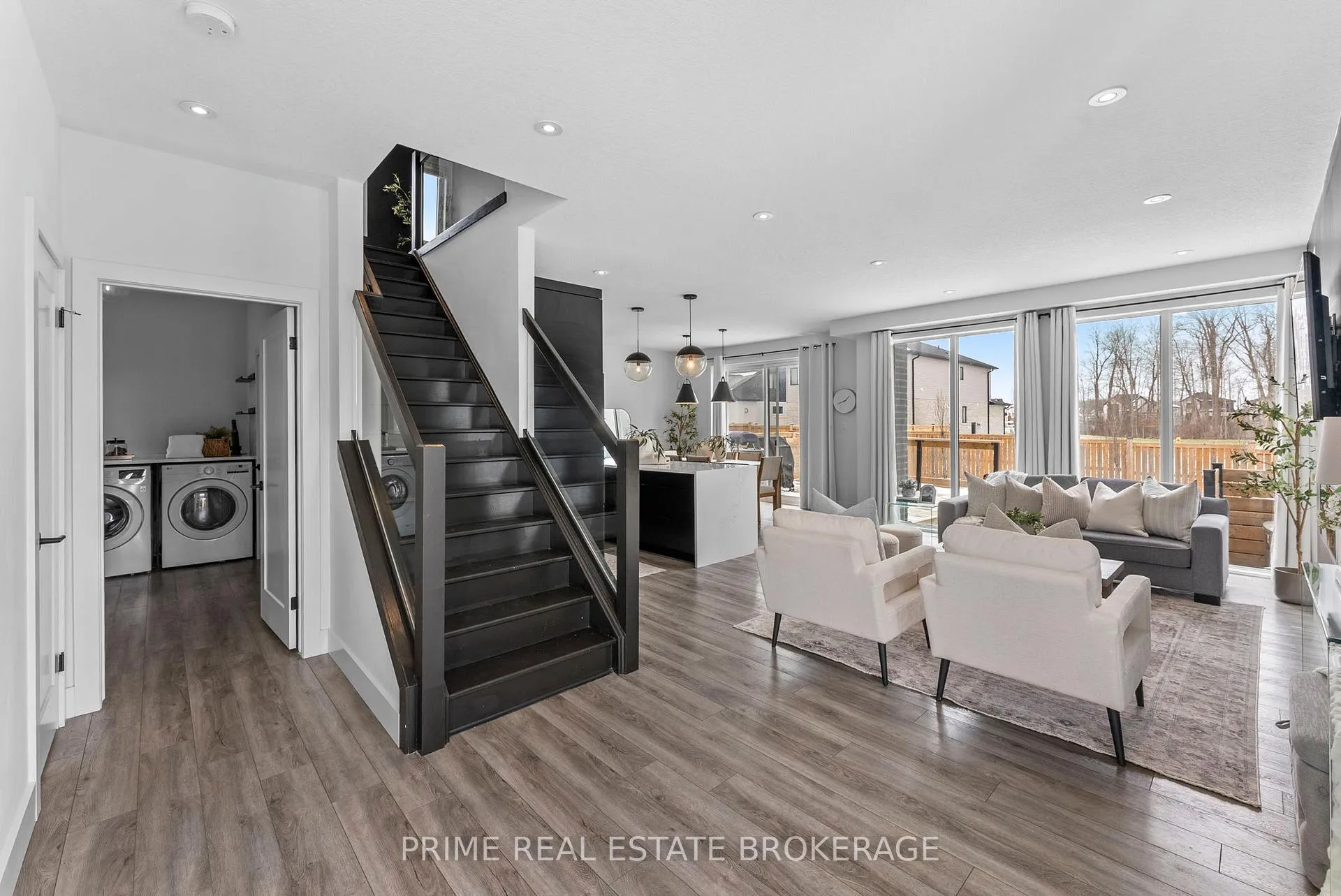 Photo 4 of 1577 Applerock Avenue, London, North S — HOMEH