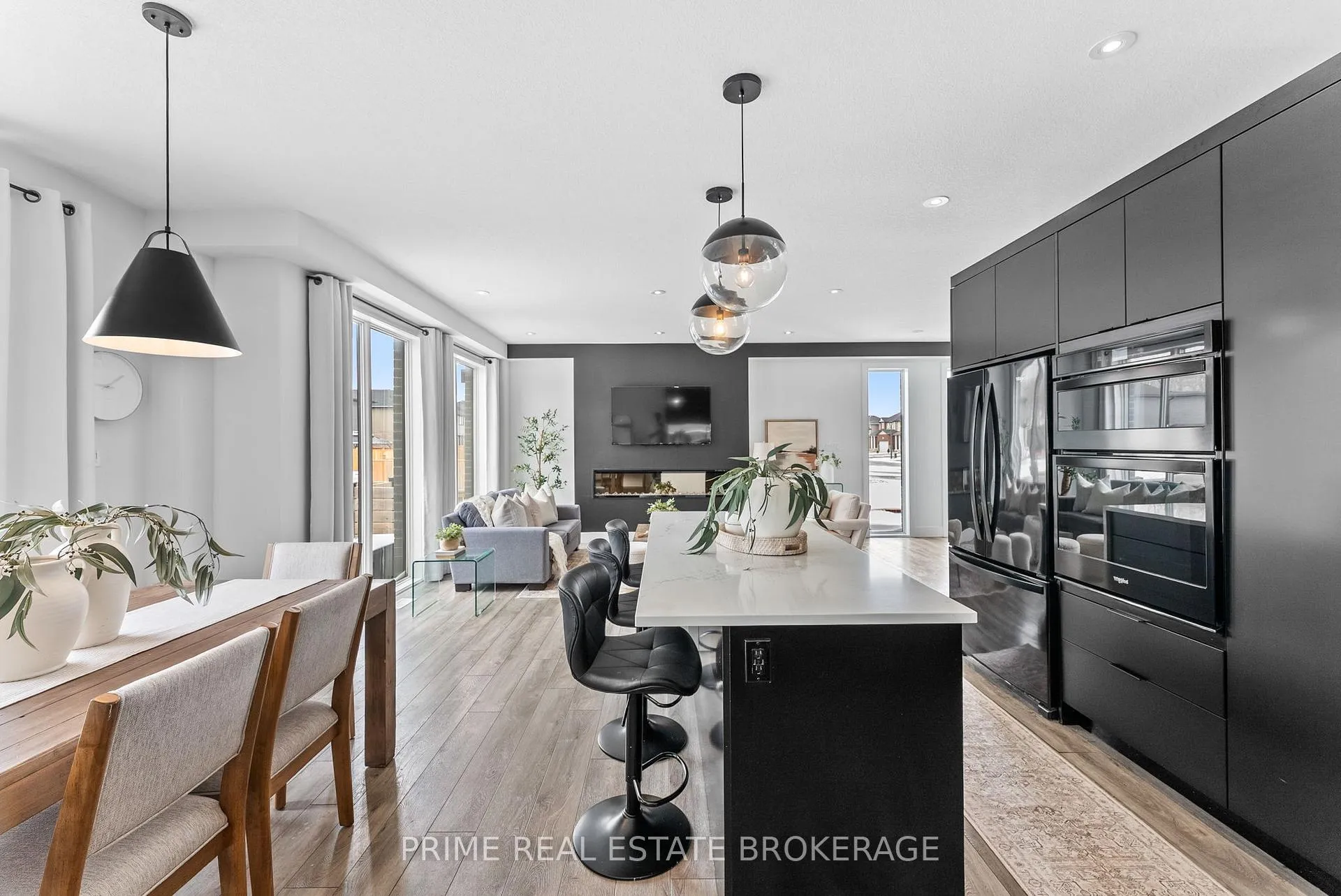 Photo 9 of 1577 Applerock Avenue, London, North S — HOMEH