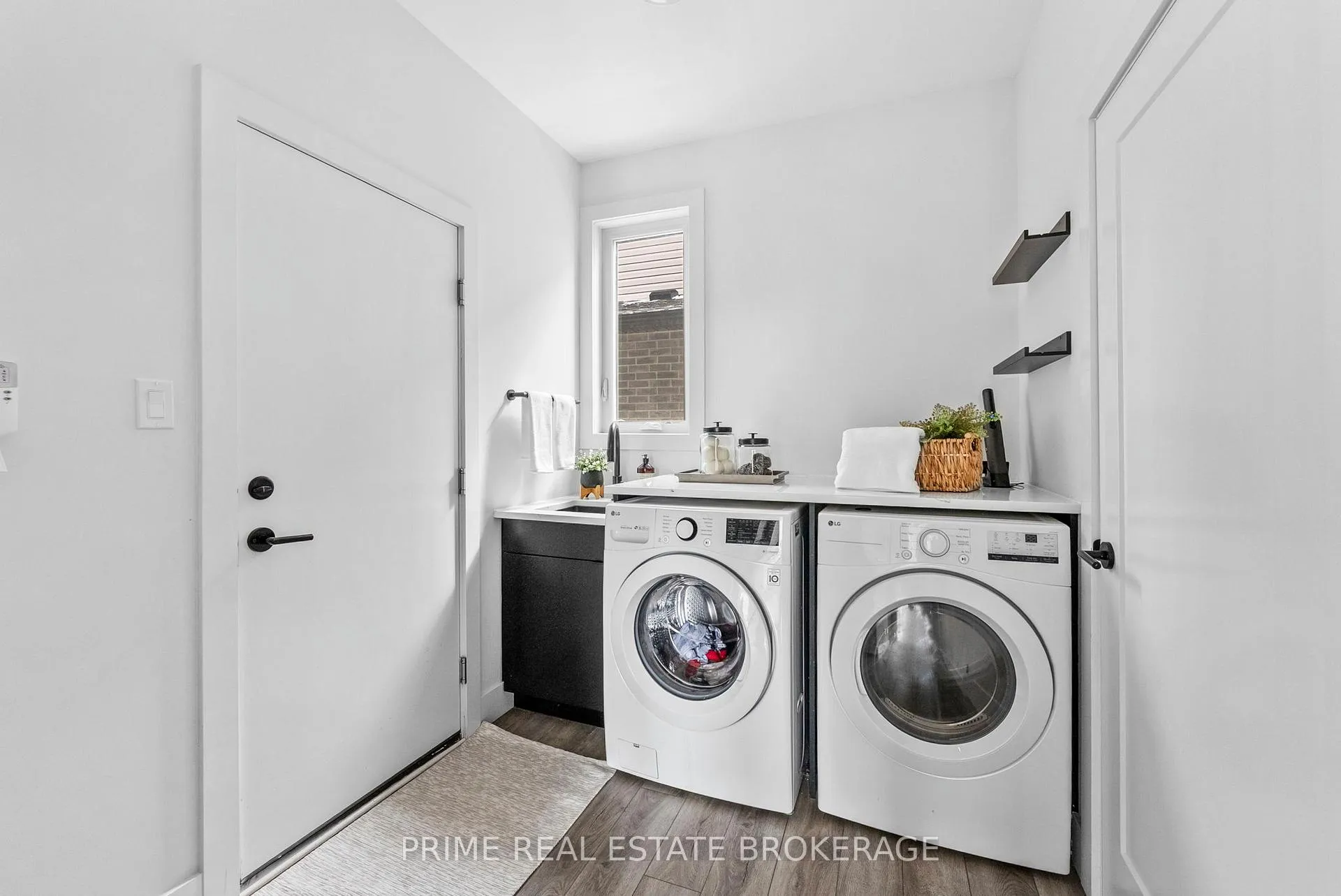 Photo 15 of 1577 Applerock Avenue, London, North S — HOMEH