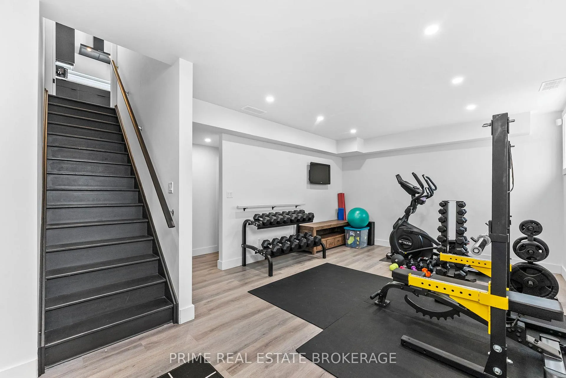 Photo 32 of 1577 Applerock Avenue, London, North S — HOMEH
