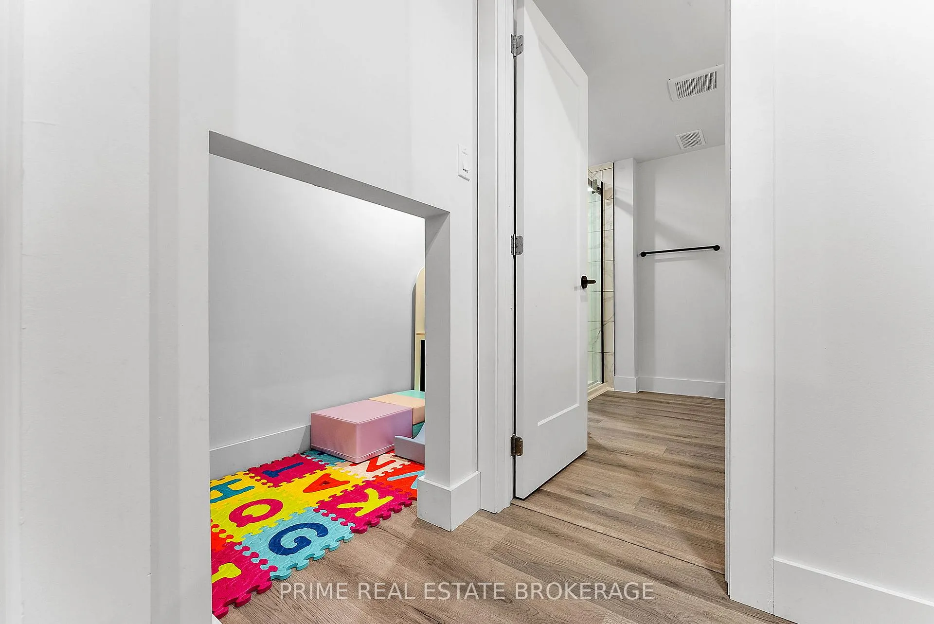 Photo 40 of 1577 Applerock Avenue, London, North S — HOMEH