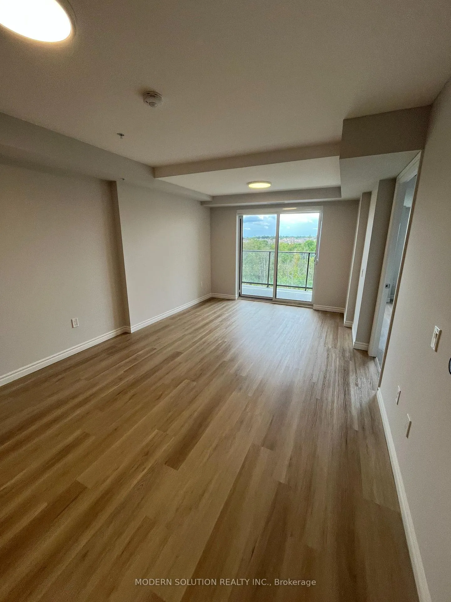 Photo 7 of Unit 807, 425 Watson Parkway N, Guelph, Grange Road — HOMEH