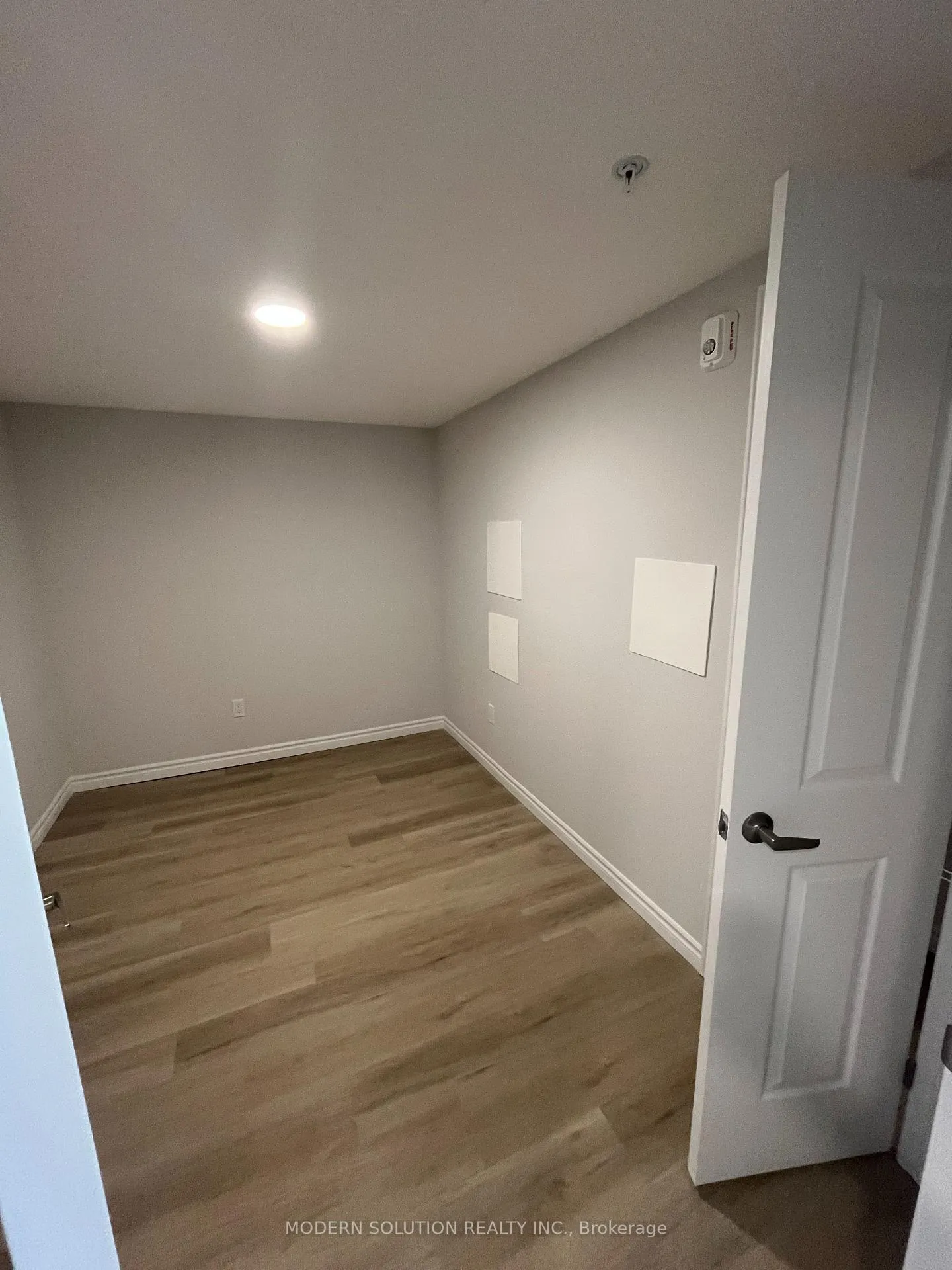 Photo 8 of Unit 807, 425 Watson Parkway N, Guelph, Grange Road — HOMEH
