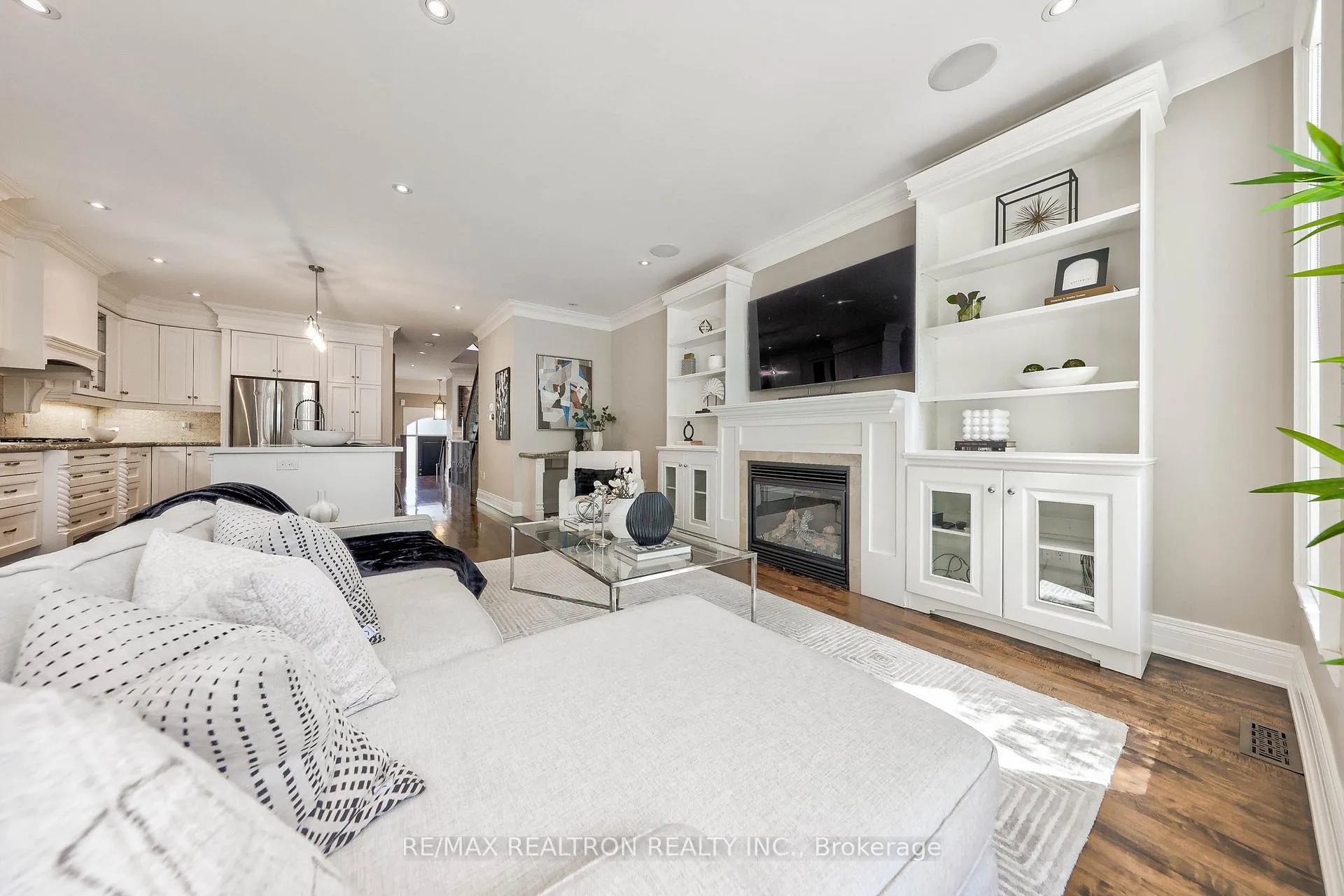 Photo 11 of 195 Douglas Avenue, Toronto, Lawrence Park North — HOMEH