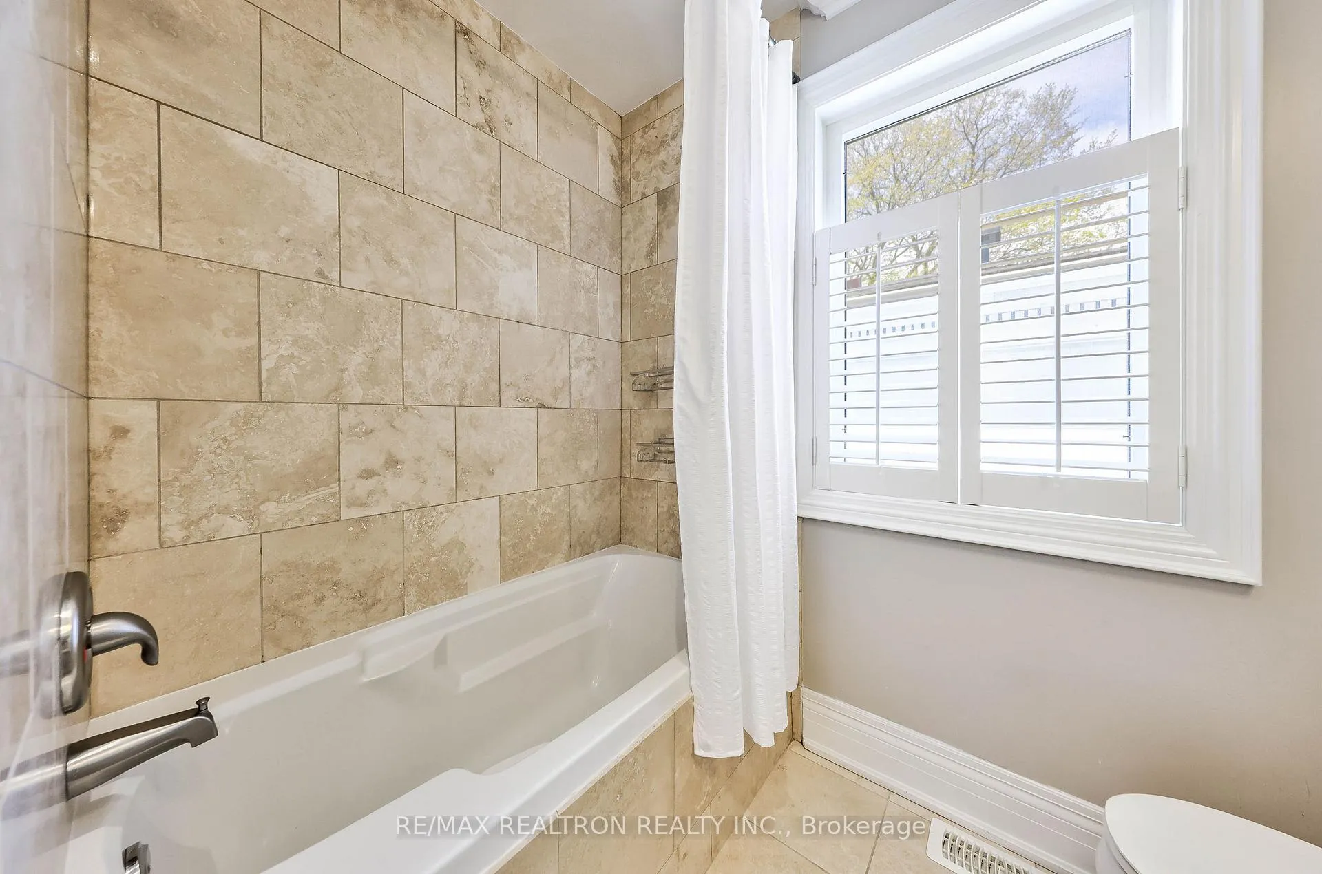 Photo 21 of 195 Douglas Avenue, Toronto, Lawrence Park North — HOMEH