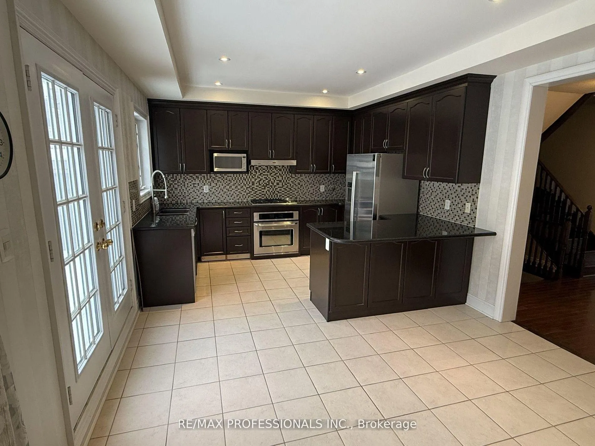 Photo 5 of 72 Upper Duke Crescent, Markham, Unionville — HOMEH