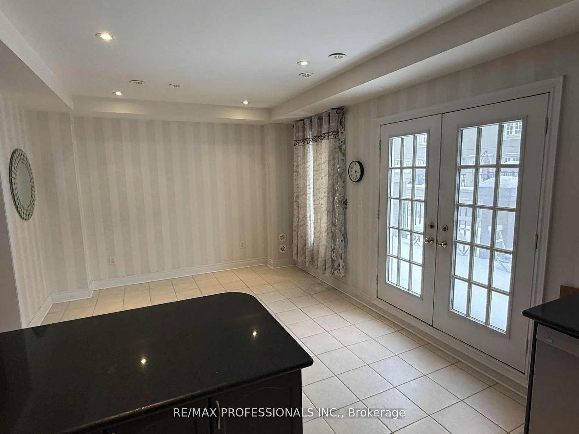 Photo 6 of 72 Upper Duke Crescent, Markham, Unionville — HOMEH