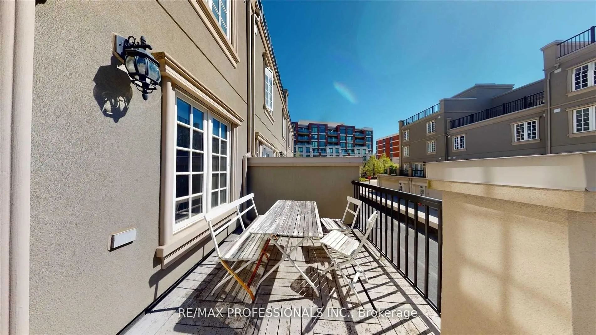 Photo 7 of 72 Upper Duke Crescent, Markham, Unionville — HOMEH
