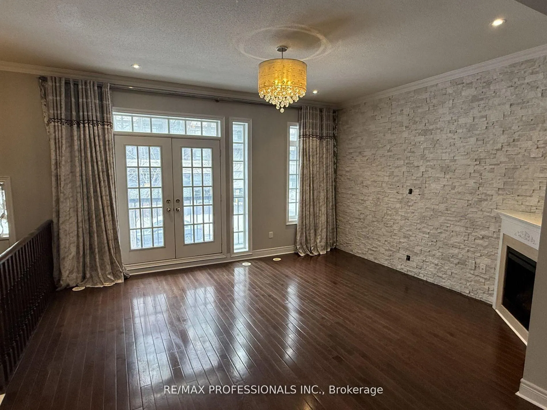 Photo 10 of 72 Upper Duke Crescent, Markham, Unionville — HOMEH