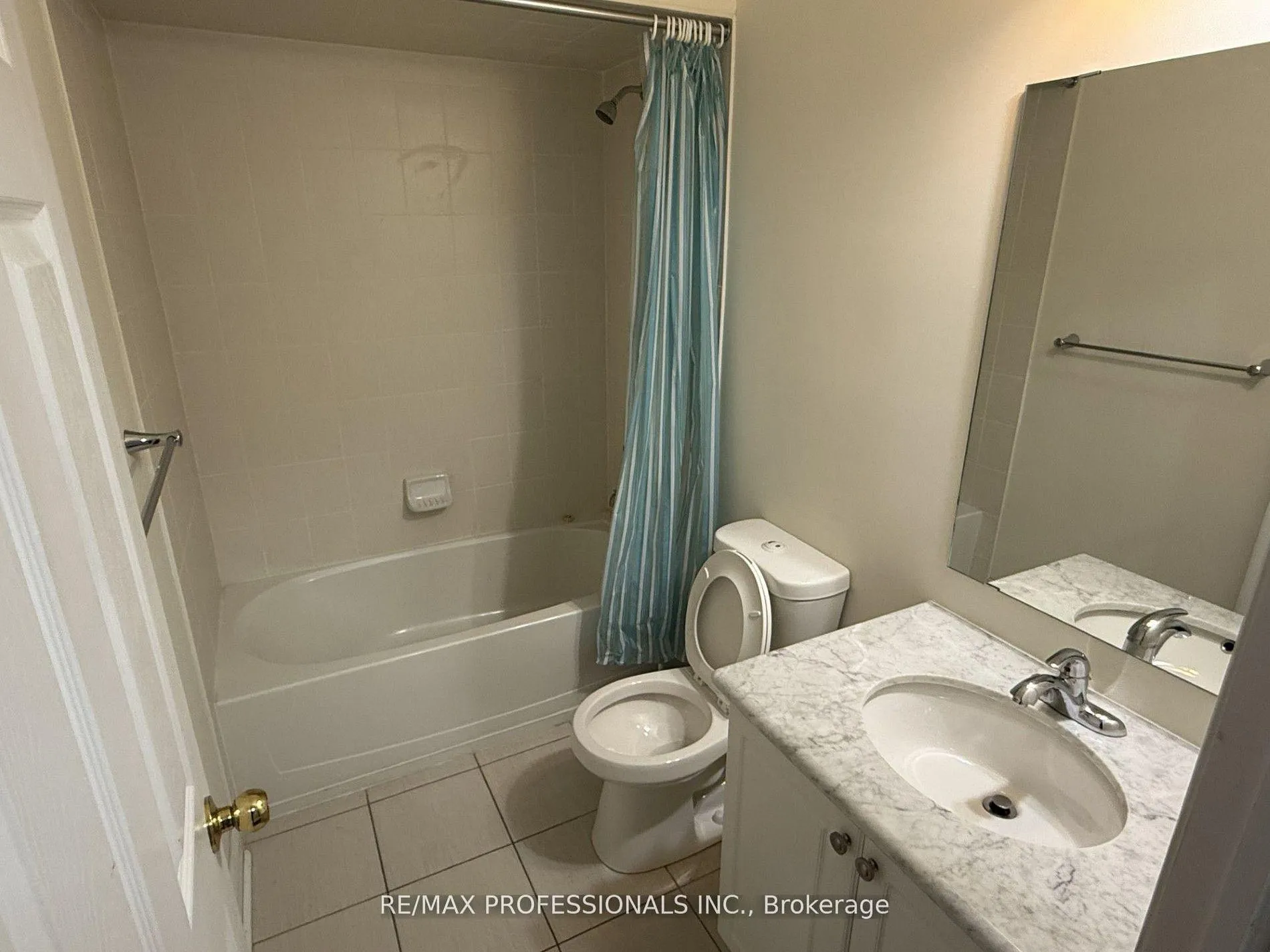 Photo 25 of 72 Upper Duke Crescent, Markham, Unionville — HOMEH