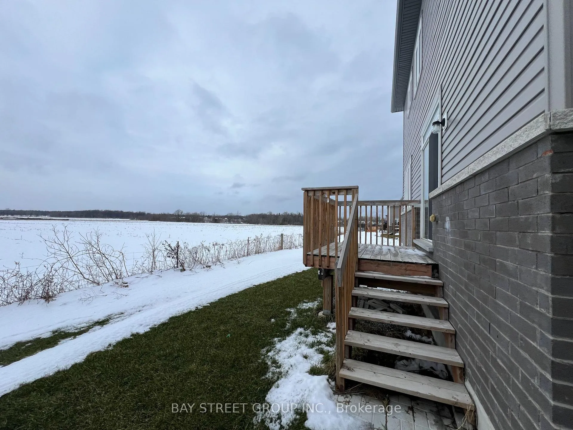 Photo 3 of 4 Middleton Drive, Wasaga Beach — HOMEH