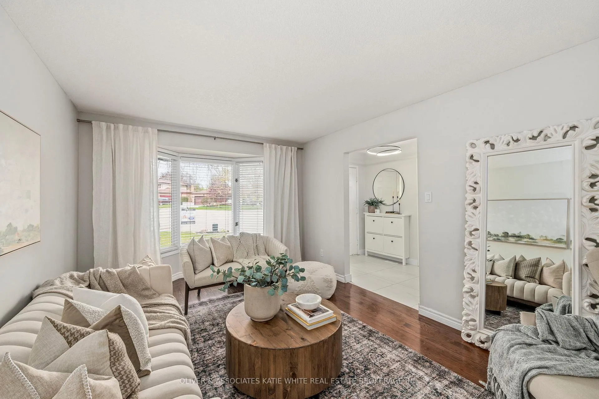 Photo 2 of 277 Astoria Place, London, North K — HOMEH