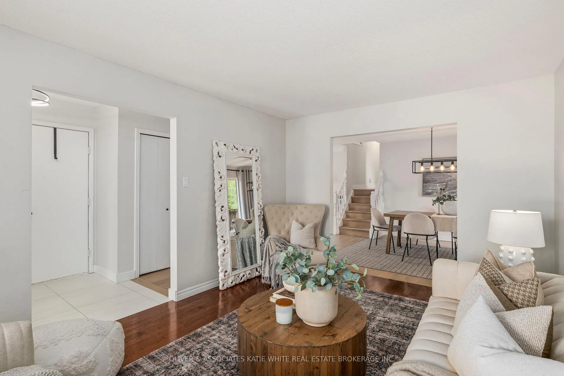 Photo 4 of 277 Astoria Place, London, North K — HOMEH