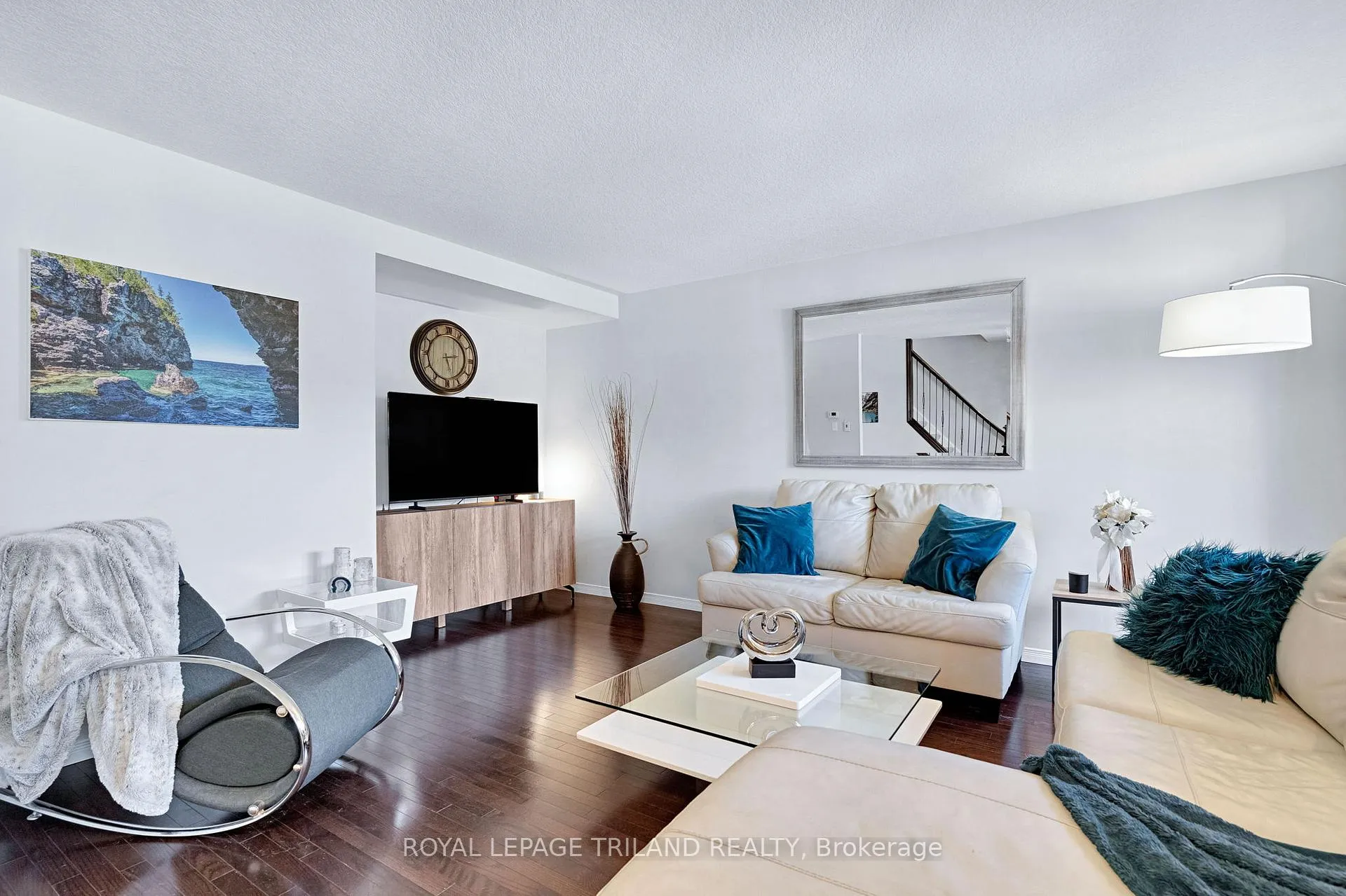Photo 4 of Unit 41, 2145 North Routledge Park, London, North E — HOMEH