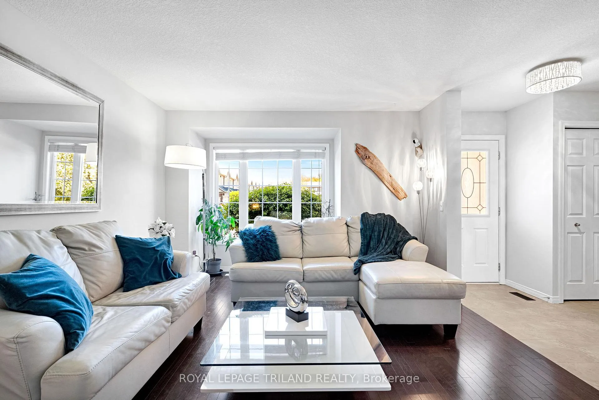 Photo 6 of Unit 41, 2145 North Routledge Park, London, North E — HOMEH