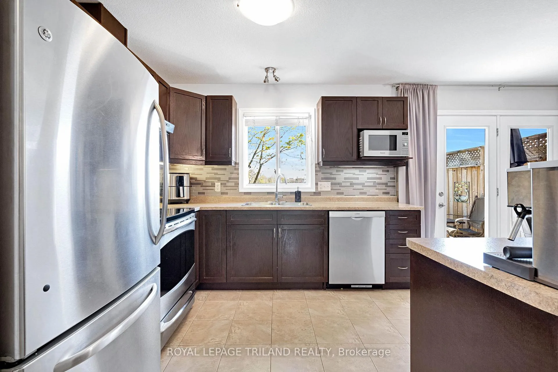 Photo 8 of Unit 41, 2145 North Routledge Park, London, North E — HOMEH