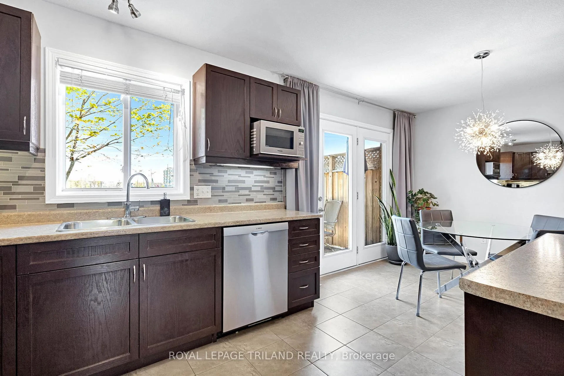 Photo 9 of Unit 41, 2145 North Routledge Park, London, North E — HOMEH