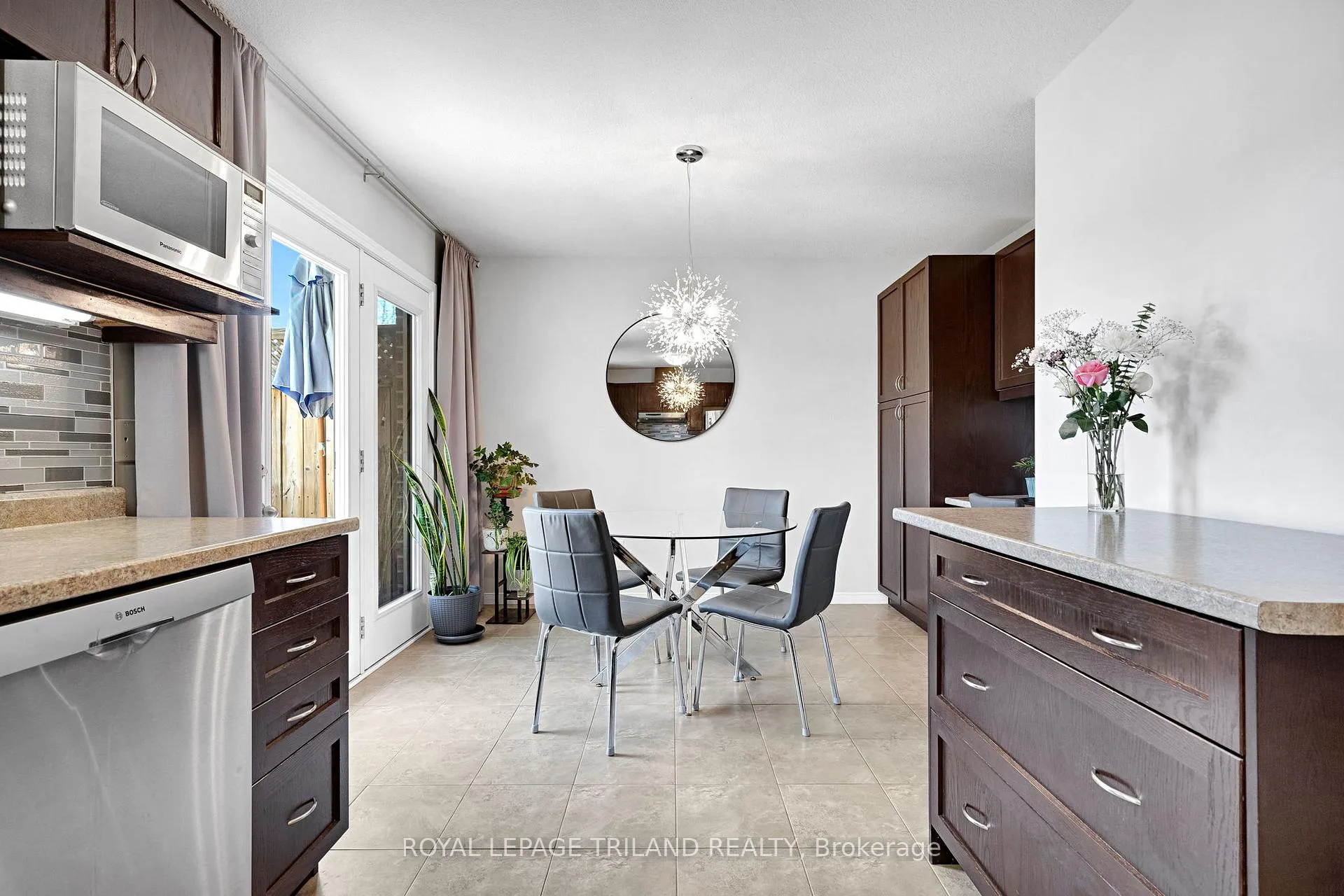 Photo 10 of Unit 41, 2145 North Routledge Park, London, North E — HOMEH
