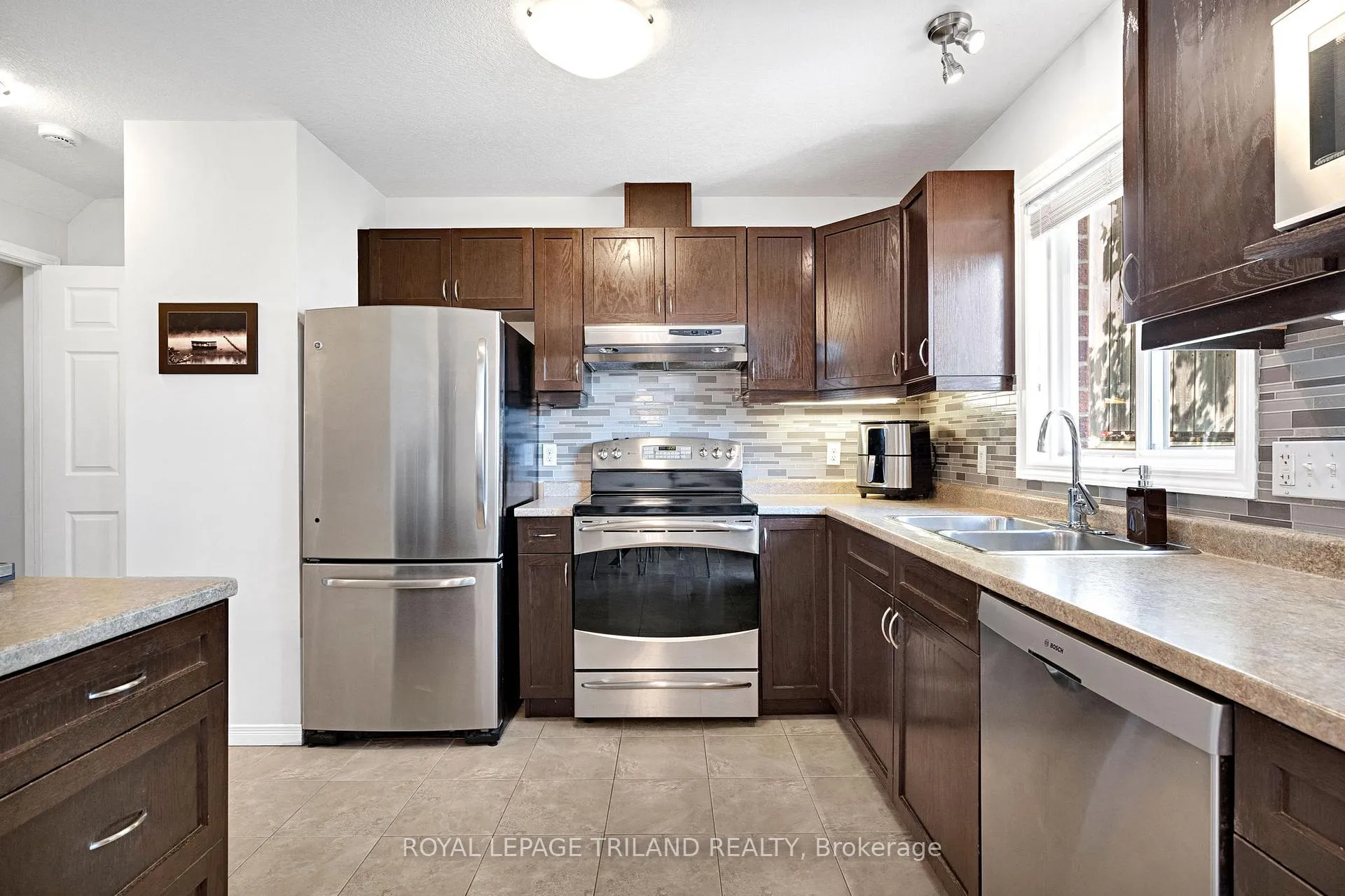 Photo 12 of Unit 41, 2145 North Routledge Park, London, North E — HOMEH