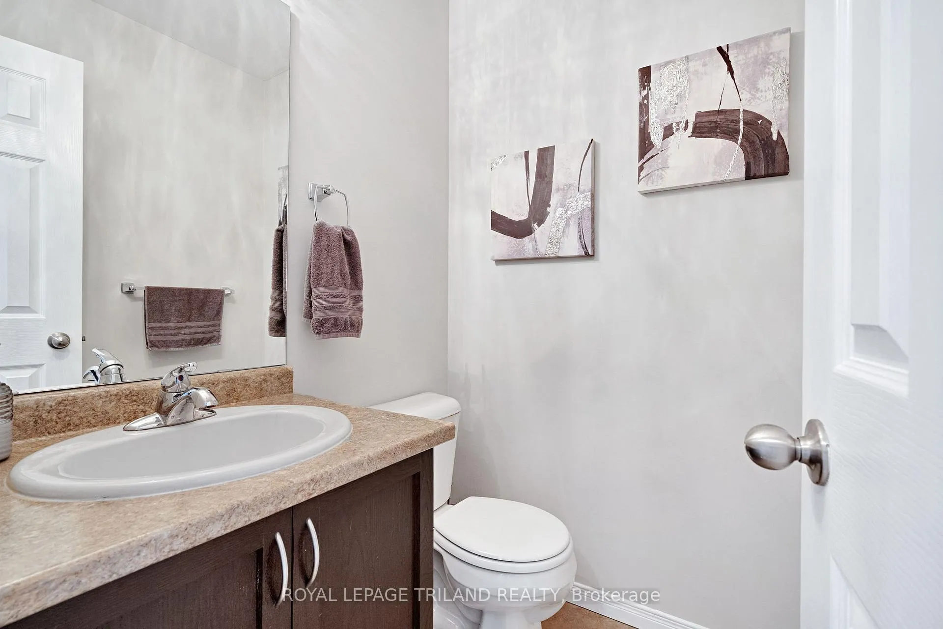 Photo 16 of Unit 41, 2145 North Routledge Park, London, North E — HOMEH