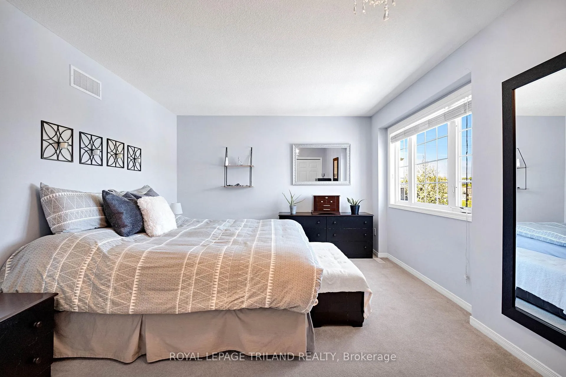 Photo 18 of Unit 41, 2145 North Routledge Park, London, North E — HOMEH