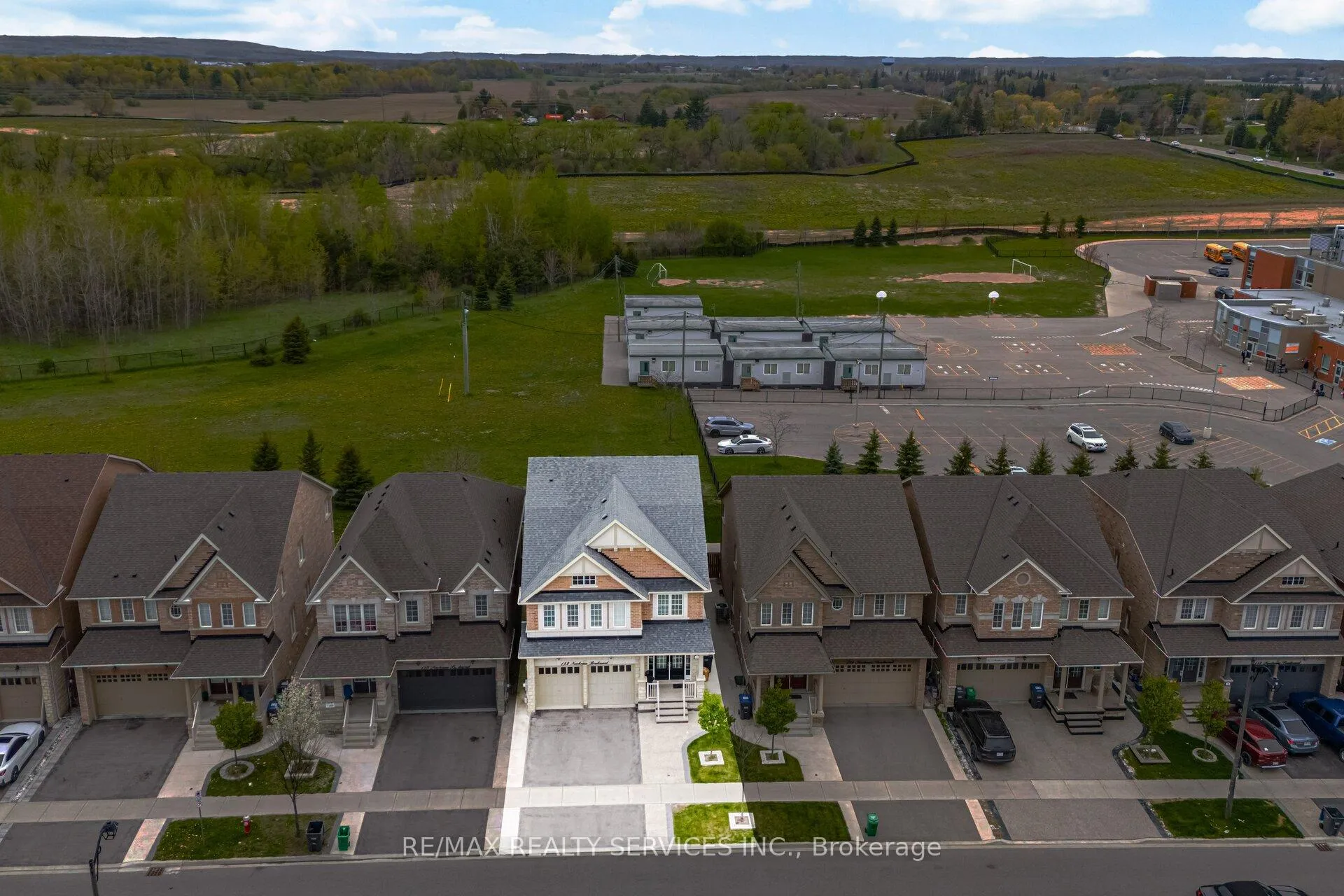 Photo 5 of 152 Newhouse Boulevard, Caledon, Rural Caledon — HOMEH