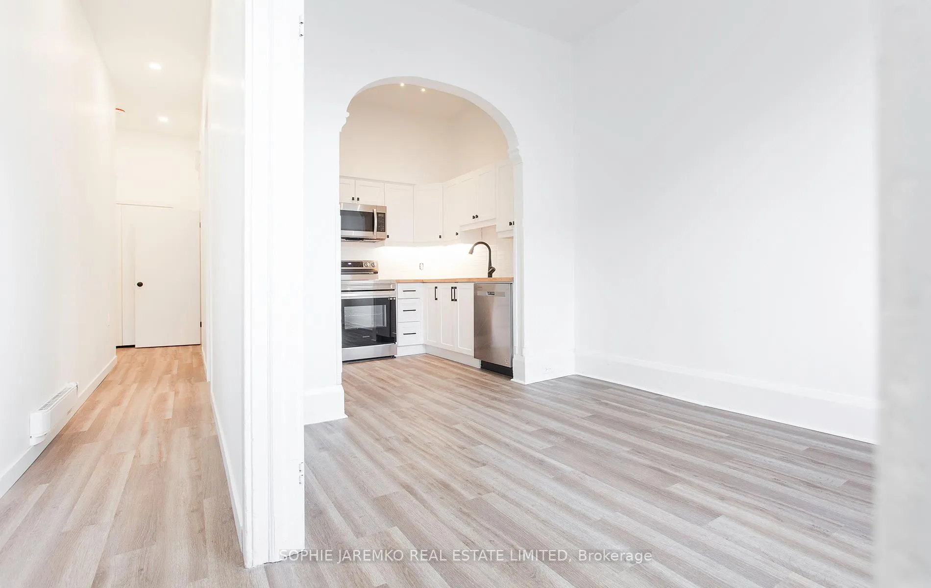 Photo 1 of Unit Front, 2100 Dundas Street W, Toronto, Roncesvalles — HOMEH