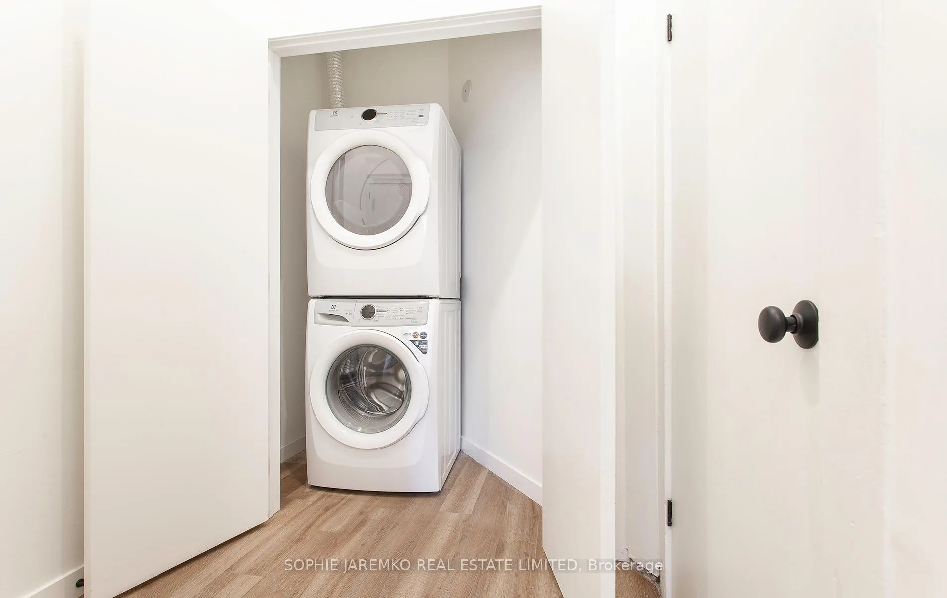 Photo 12 of Unit Front, 2100 Dundas Street W, Toronto, Roncesvalles — HOMEH
