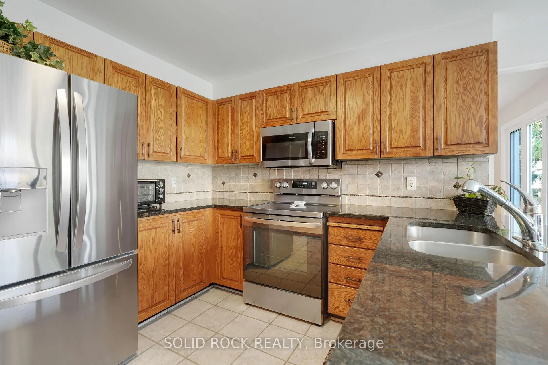 Photo 15 of 41 Framingham Crescent, Ottawa, Barrhaven - Cedargrove/Fraserdale — HOMEH