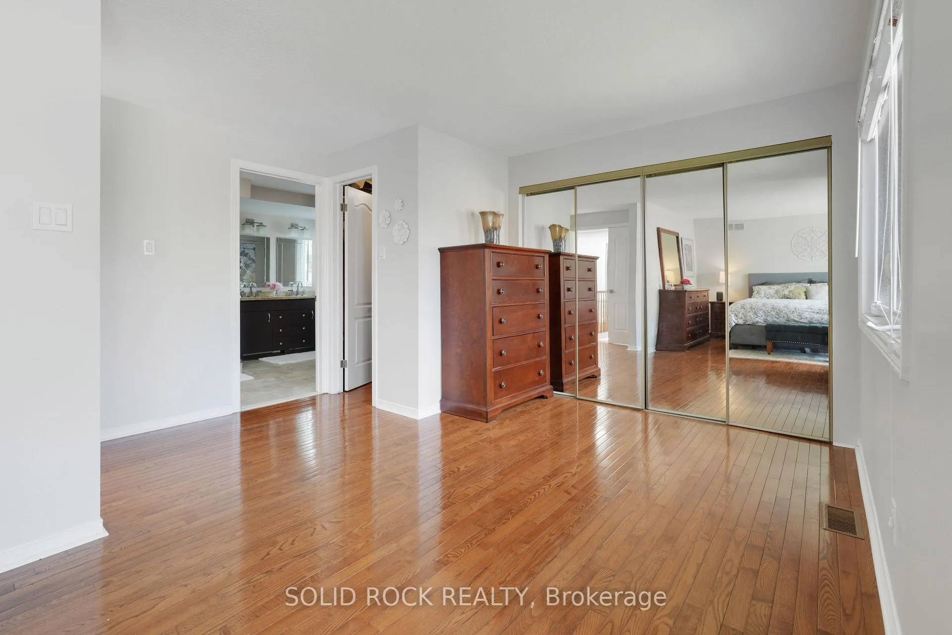 Photo 27 of 41 Framingham Crescent, Ottawa, Barrhaven - Cedargrove/Fraserdale — HOMEH