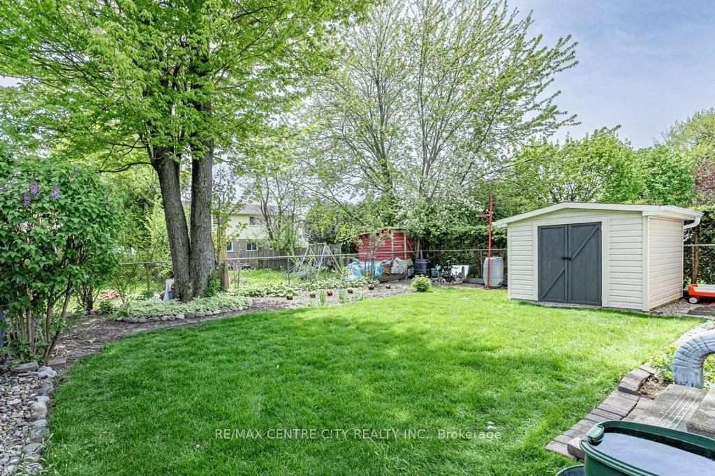 Photo 26 of 11 Pauline Crescent, London, South X — HOMEH