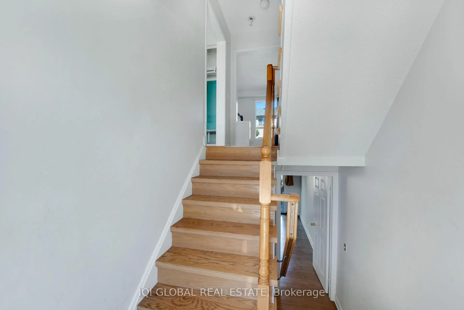 Photo 2 of Unit 139, 2 Sir Lou Drive, Brampton, Fletcher's Creek South — HOMEH
