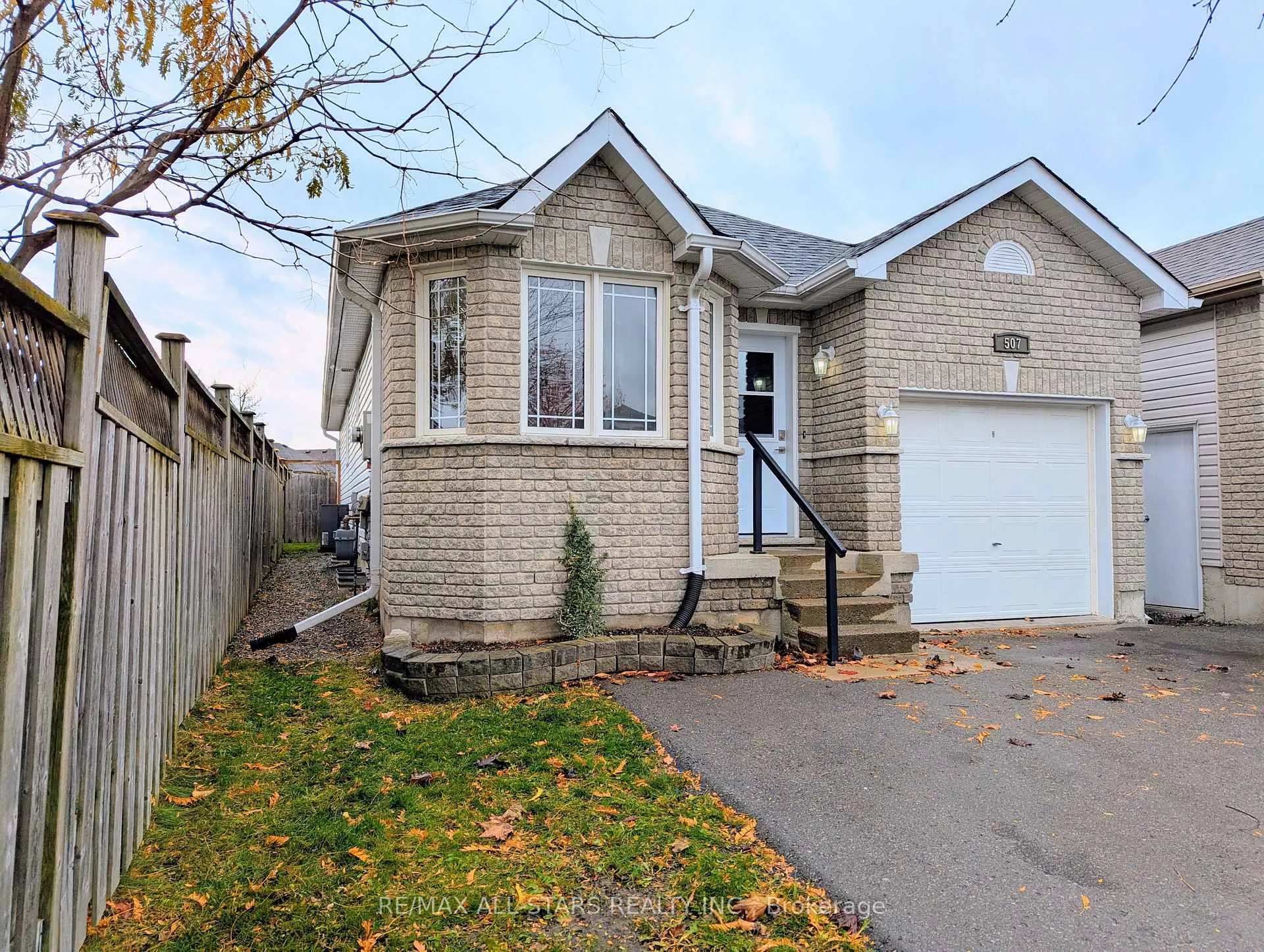 Photo 1 of 507 Clancy Crescent, Peterborough, Otonabee Ward 1 — HOMEH