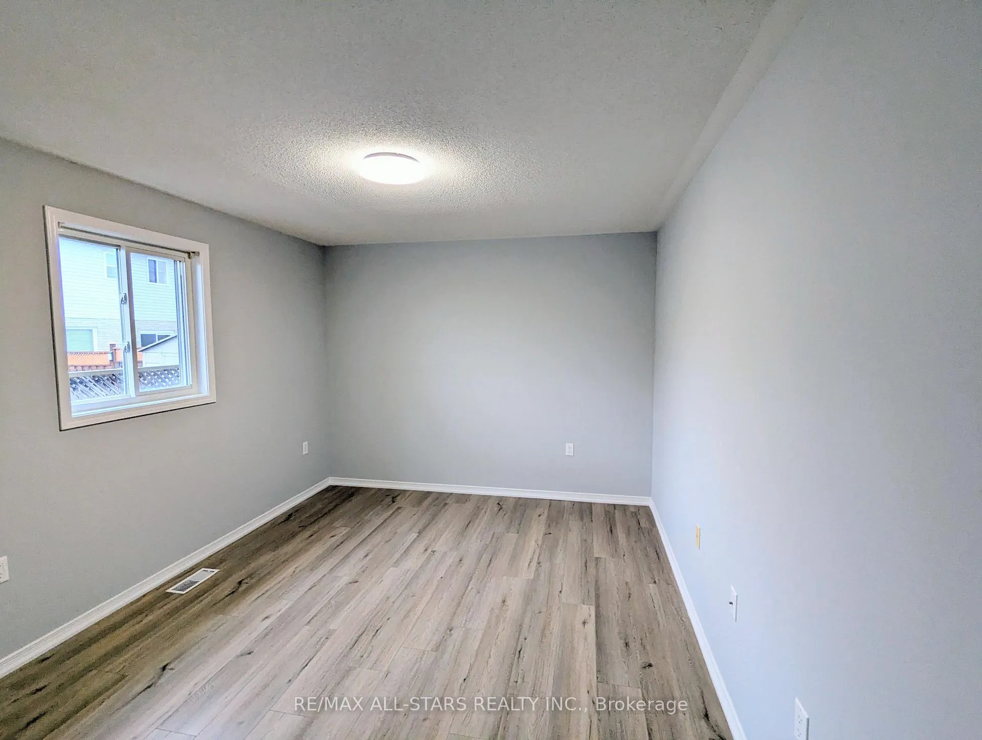 Photo 11 of 507 Clancy Crescent, Peterborough, Otonabee Ward 1 — HOMEH