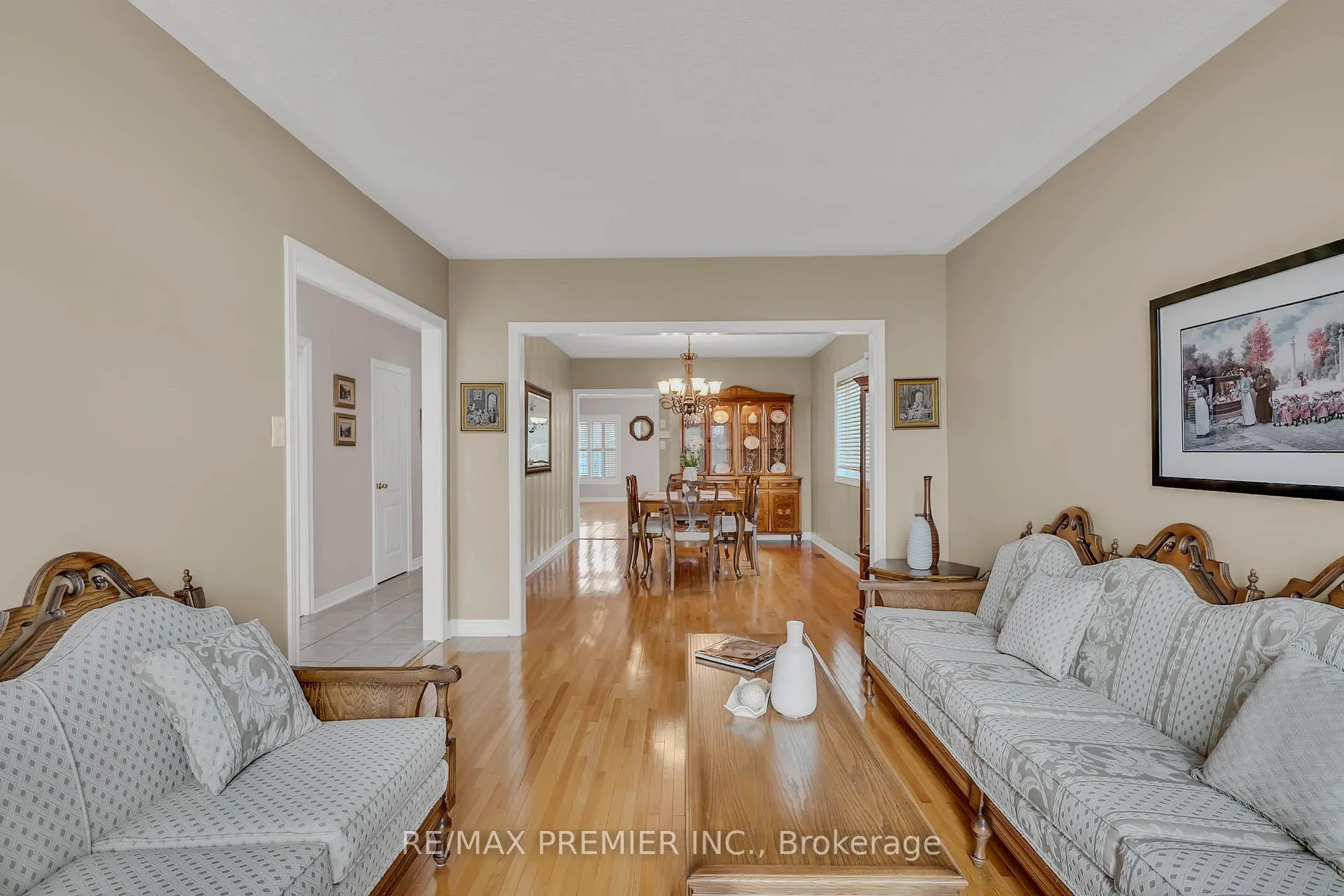 Photo 7 of 20 Drummond Drive, Vaughan, Maple — HOMEH