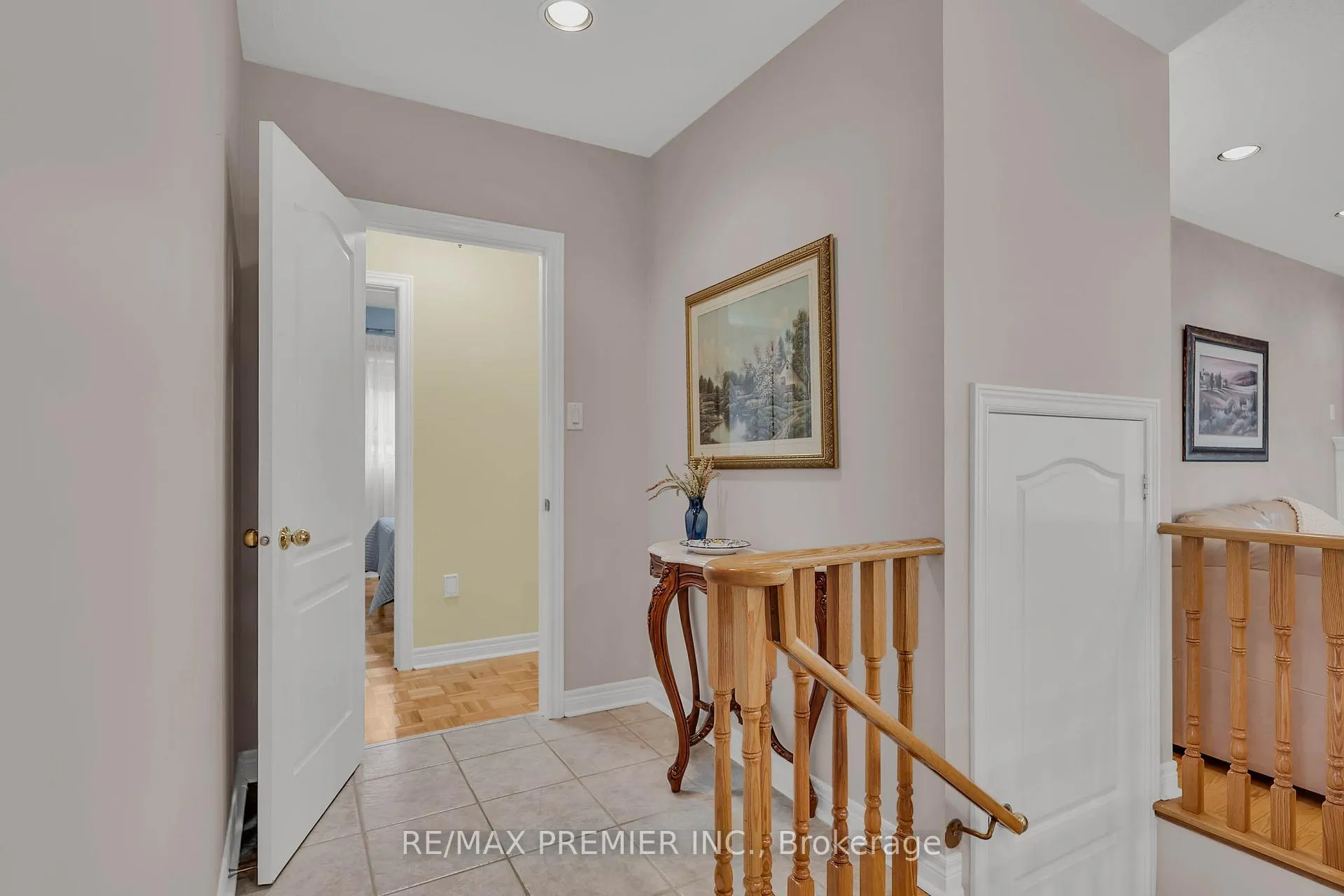Photo 15 of 20 Drummond Drive, Vaughan, Maple — HOMEH