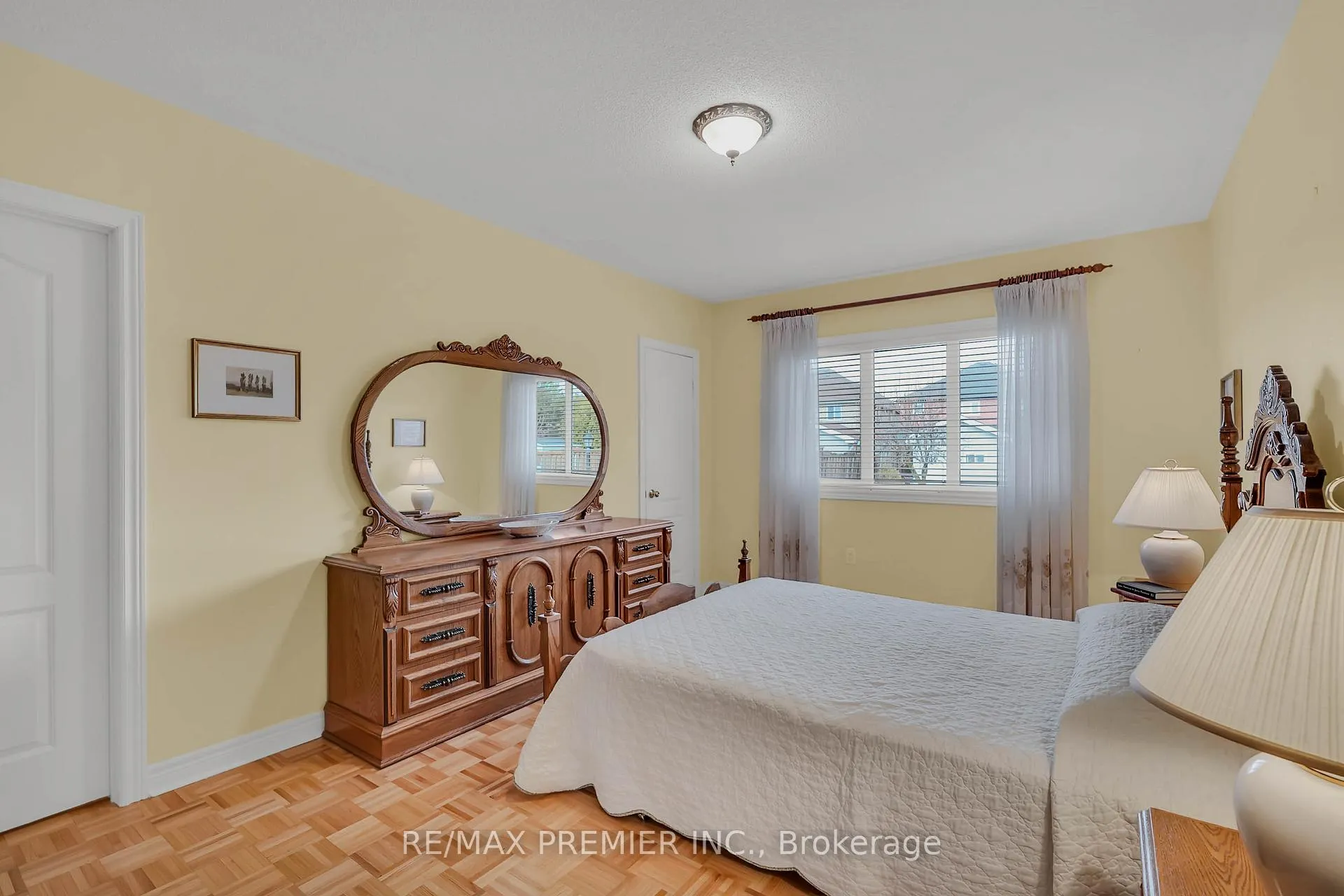 Photo 17 of 20 Drummond Drive, Vaughan, Maple — HOMEH