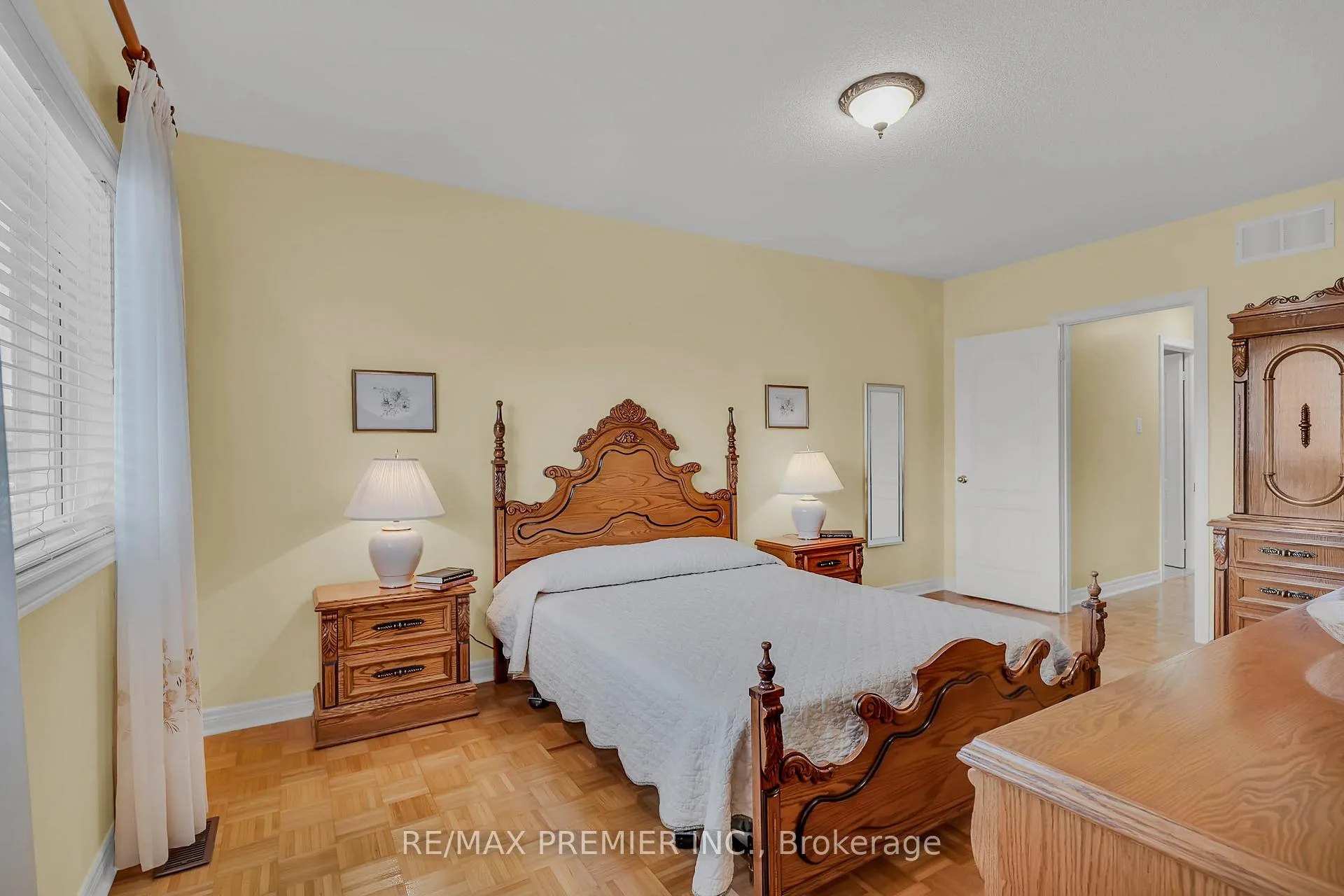 Photo 19 of 20 Drummond Drive, Vaughan, Maple — HOMEH