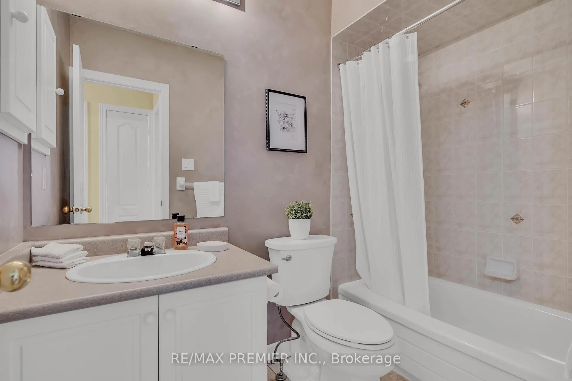 Photo 26 of 20 Drummond Drive, Vaughan, Maple — HOMEH