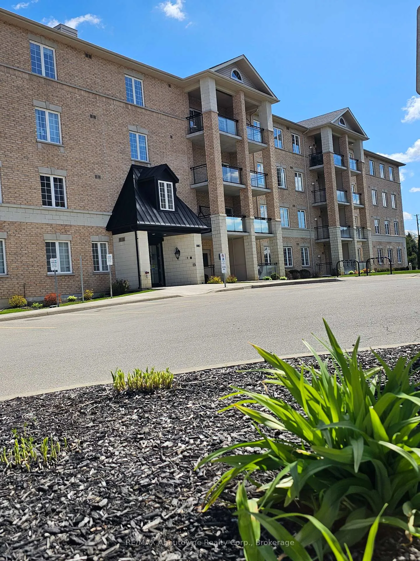 Photo 2 of Unit 310, 1083 Gordon Street, Guelph, Kortright West — HOMEH