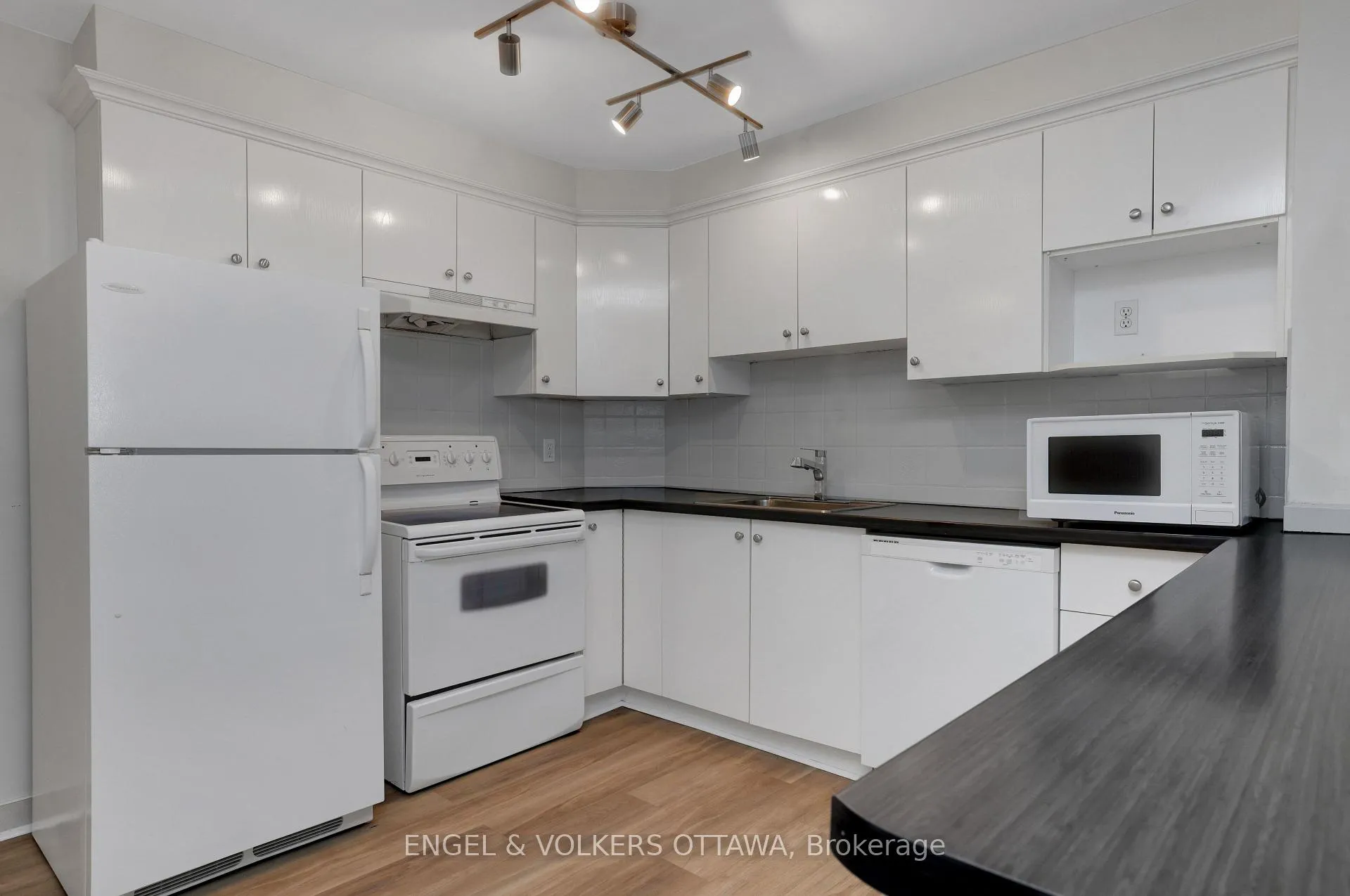Photo 9 of 504 Hilson Avenue, Ottawa, Westboro/Hampton Park — HOMEH