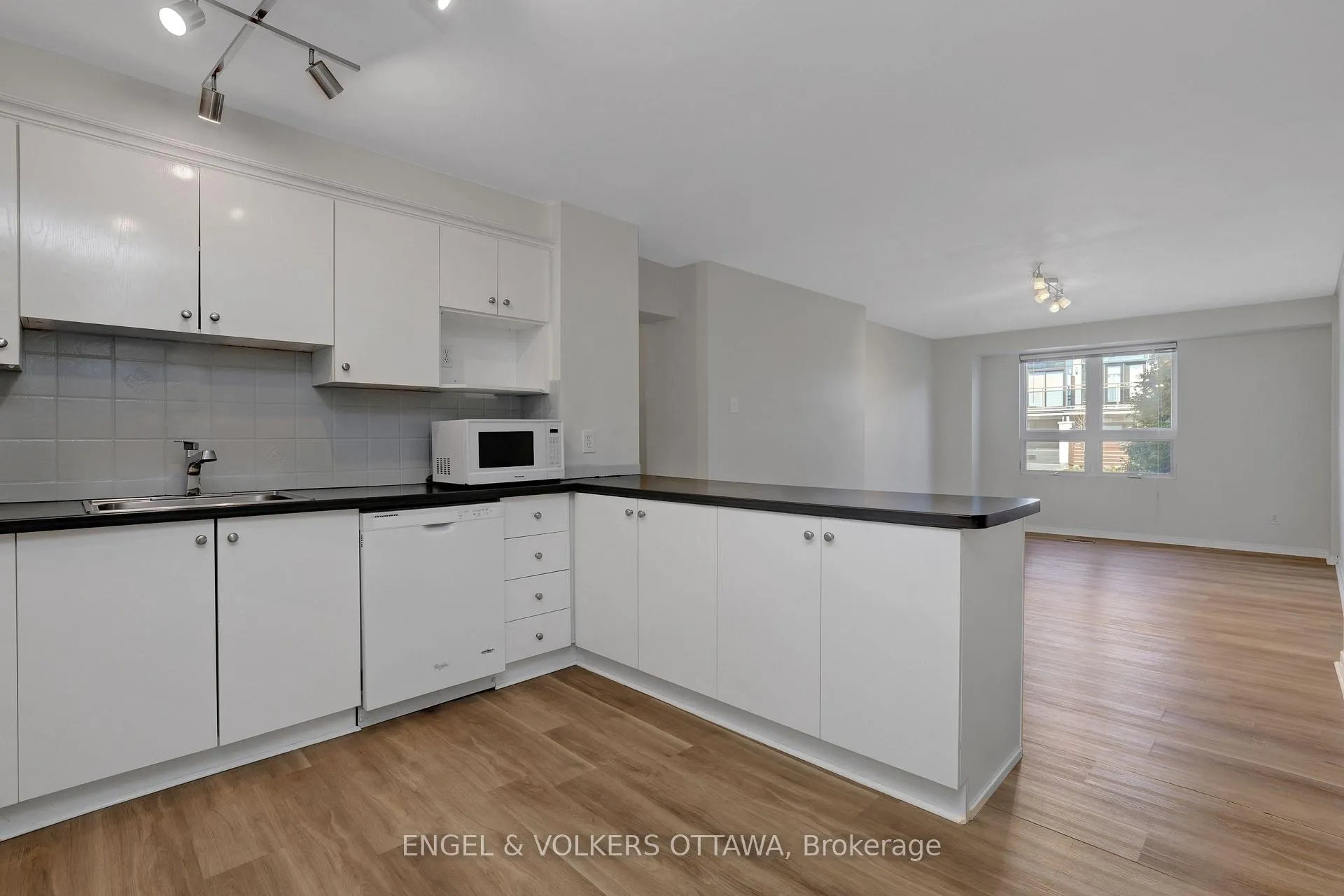 Photo 10 of 504 Hilson Avenue, Ottawa, Westboro/Hampton Park — HOMEH