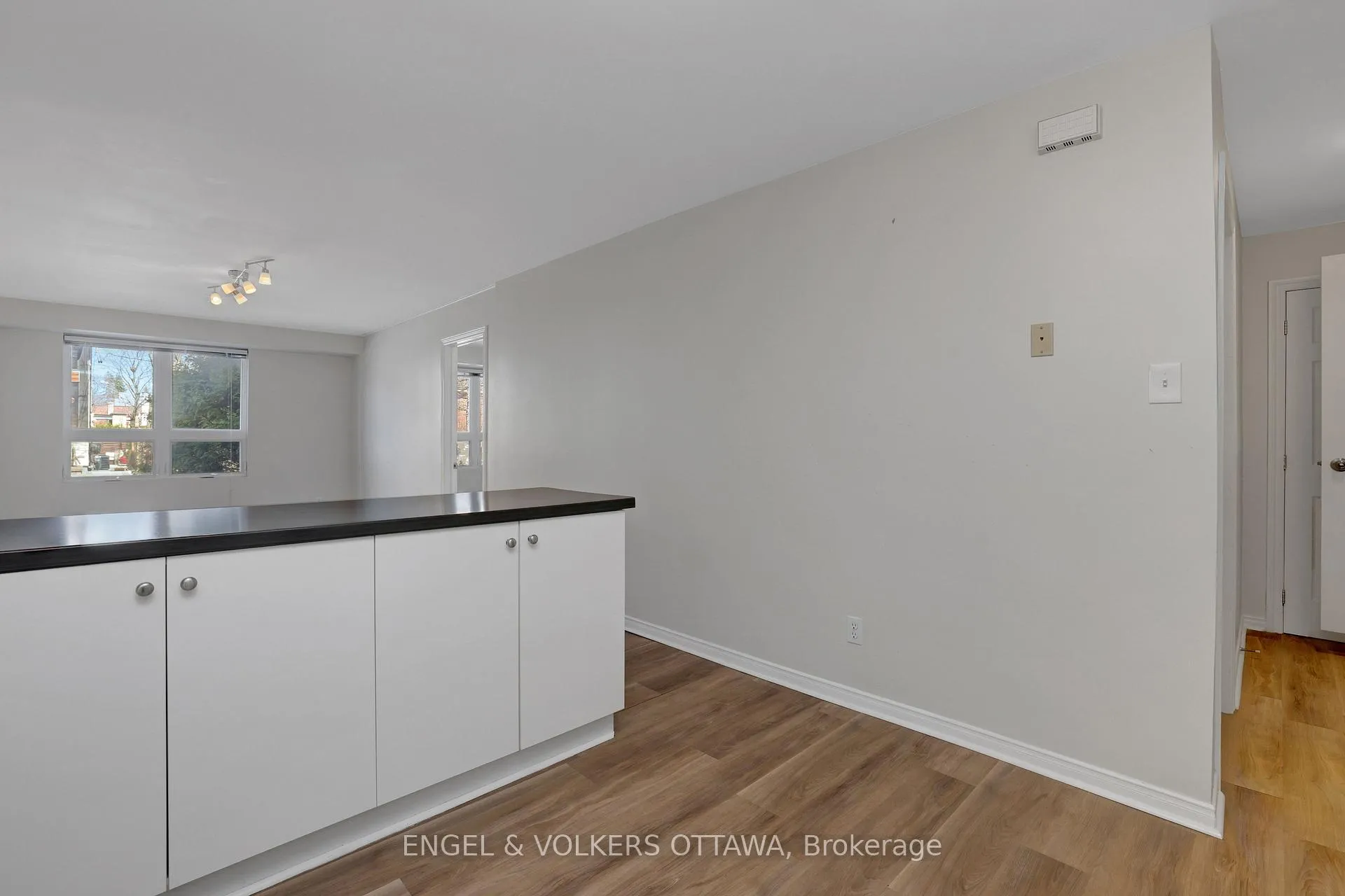 Photo 11 of 504 Hilson Avenue, Ottawa, Westboro/Hampton Park — HOMEH