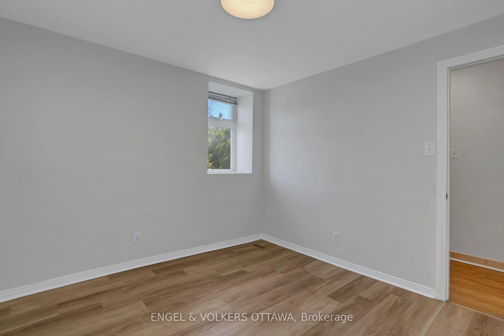 Photo 13 of 504 Hilson Avenue, Ottawa, Westboro/Hampton Park — HOMEH