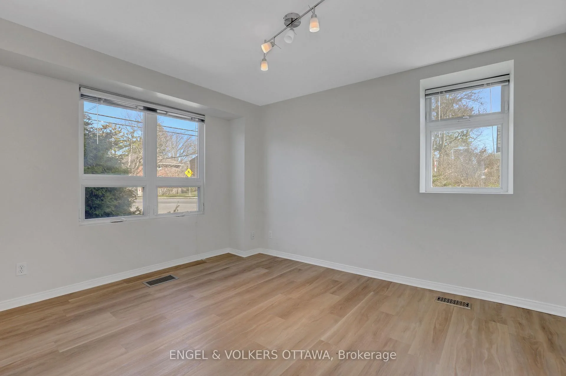 Photo 14 of 504 Hilson Avenue, Ottawa, Westboro/Hampton Park — HOMEH