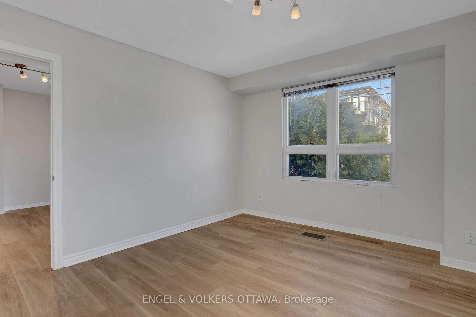 Photo 15 of 504 Hilson Avenue, Ottawa, Westboro/Hampton Park — HOMEH