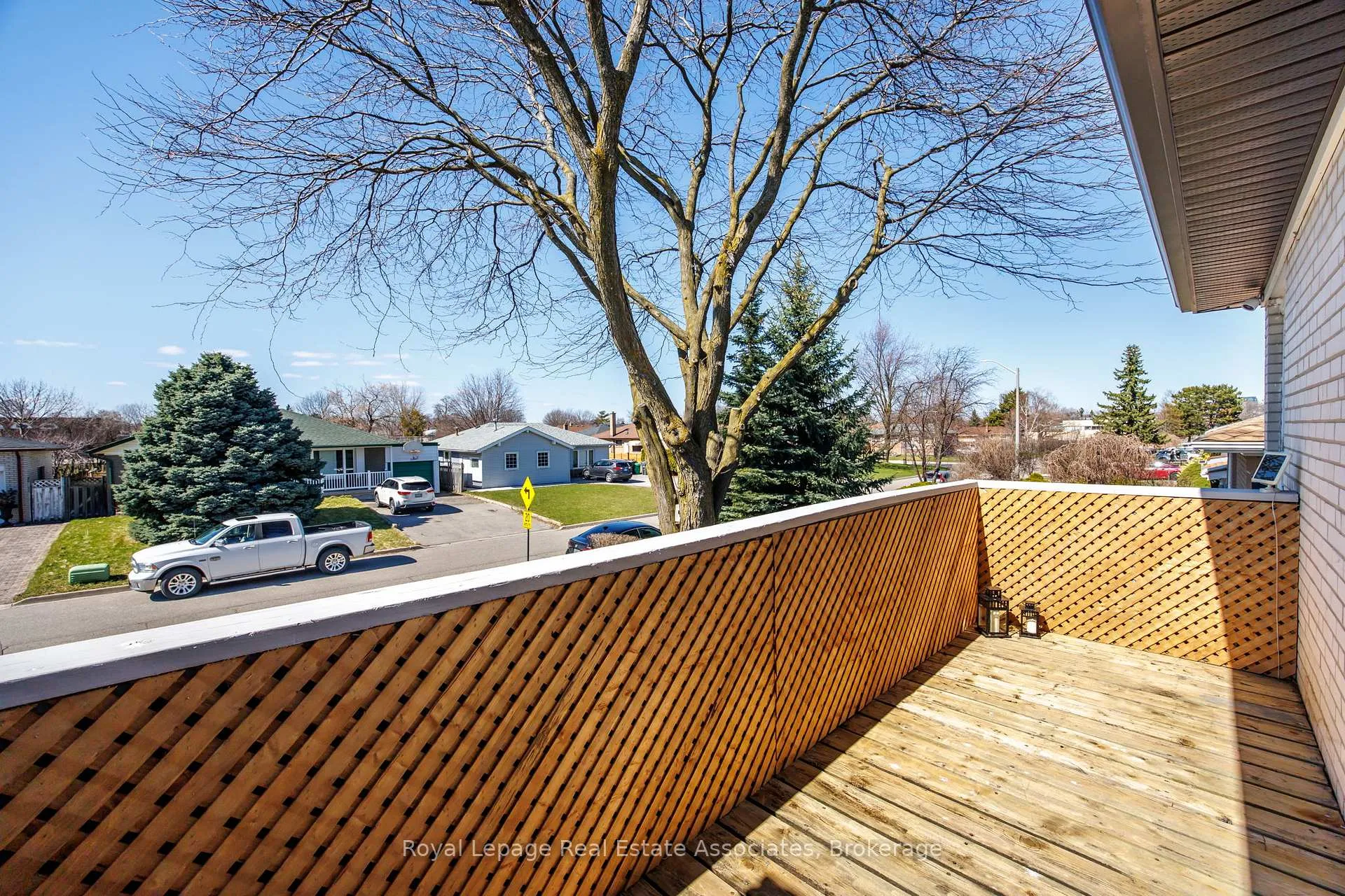 Photo 9 of 66 Kingsmere Crescent, Brampton, Northwood Park — HOMEH